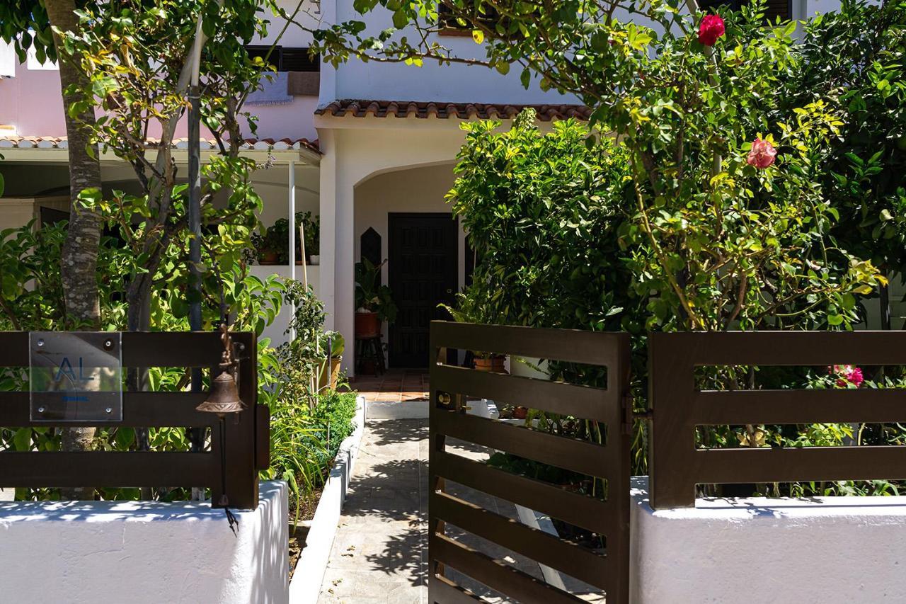 Familia Brito Hotel Porches  Exterior photo